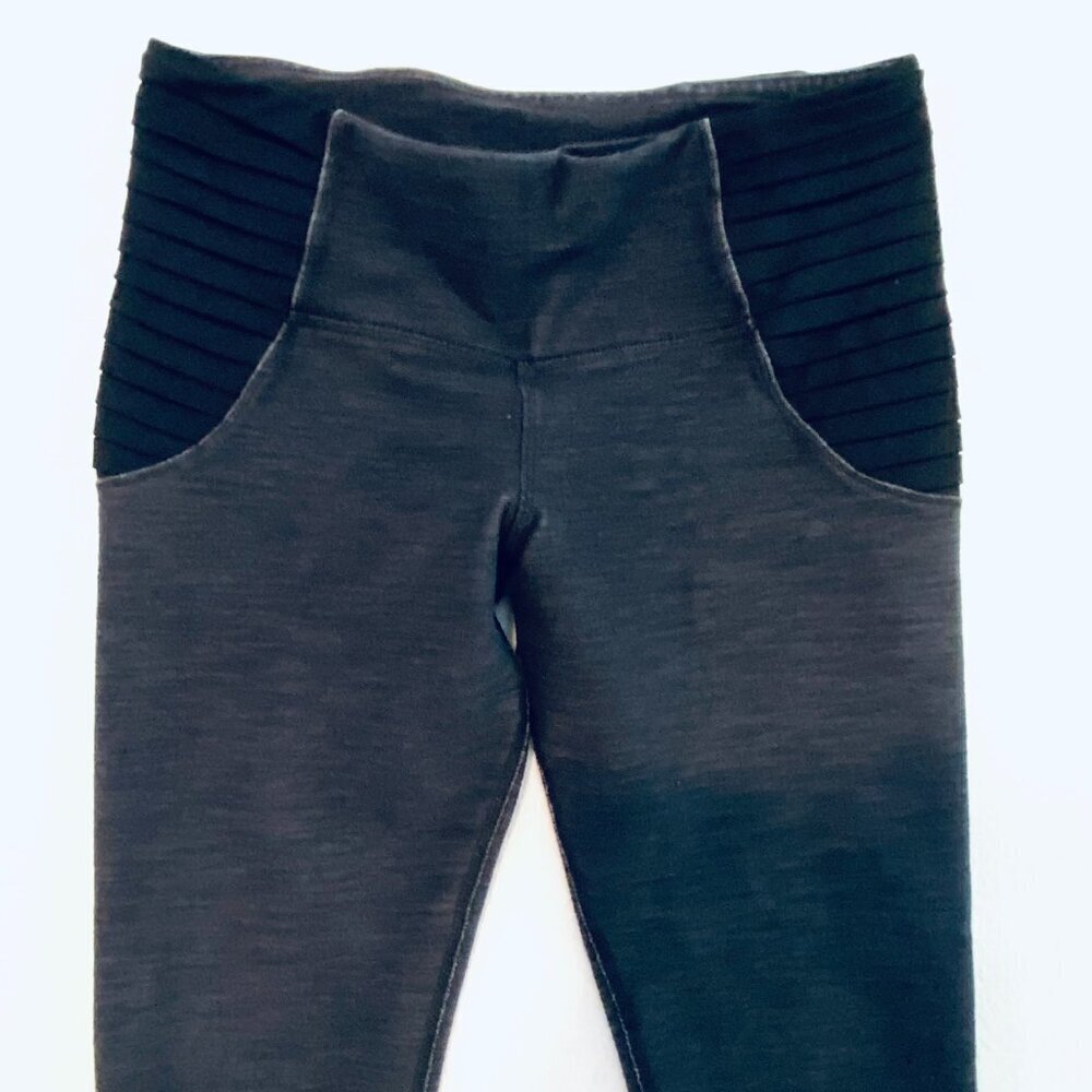 Lululemon leggings Women's 4 grey Aphrodite crop yoga workout athleisure weights - Picture 2 of 12